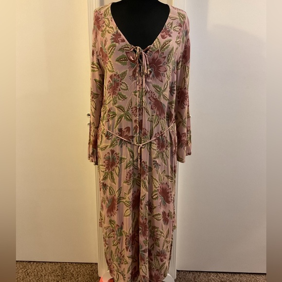 Faithfull the Brand Dresses & Skirts - 🩶 Faithfull The Brand Pink Floral 3/4 Sleeve Maxi Dress Size 4